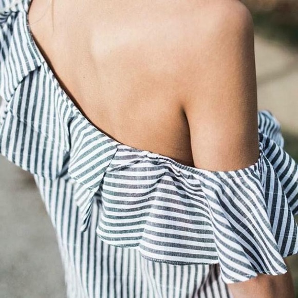 💛One Shoulder Striped Ruffle Top - Picture 3 of 5